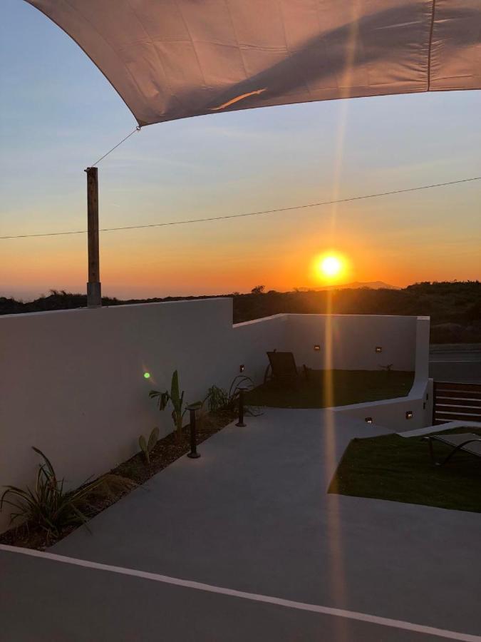 Lejardin Suites Santorini Pýrgos Exterior foto